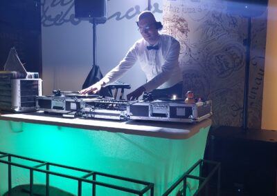 Esküvői DJ – Kónya Attila prémium hang- és fénytechnikával