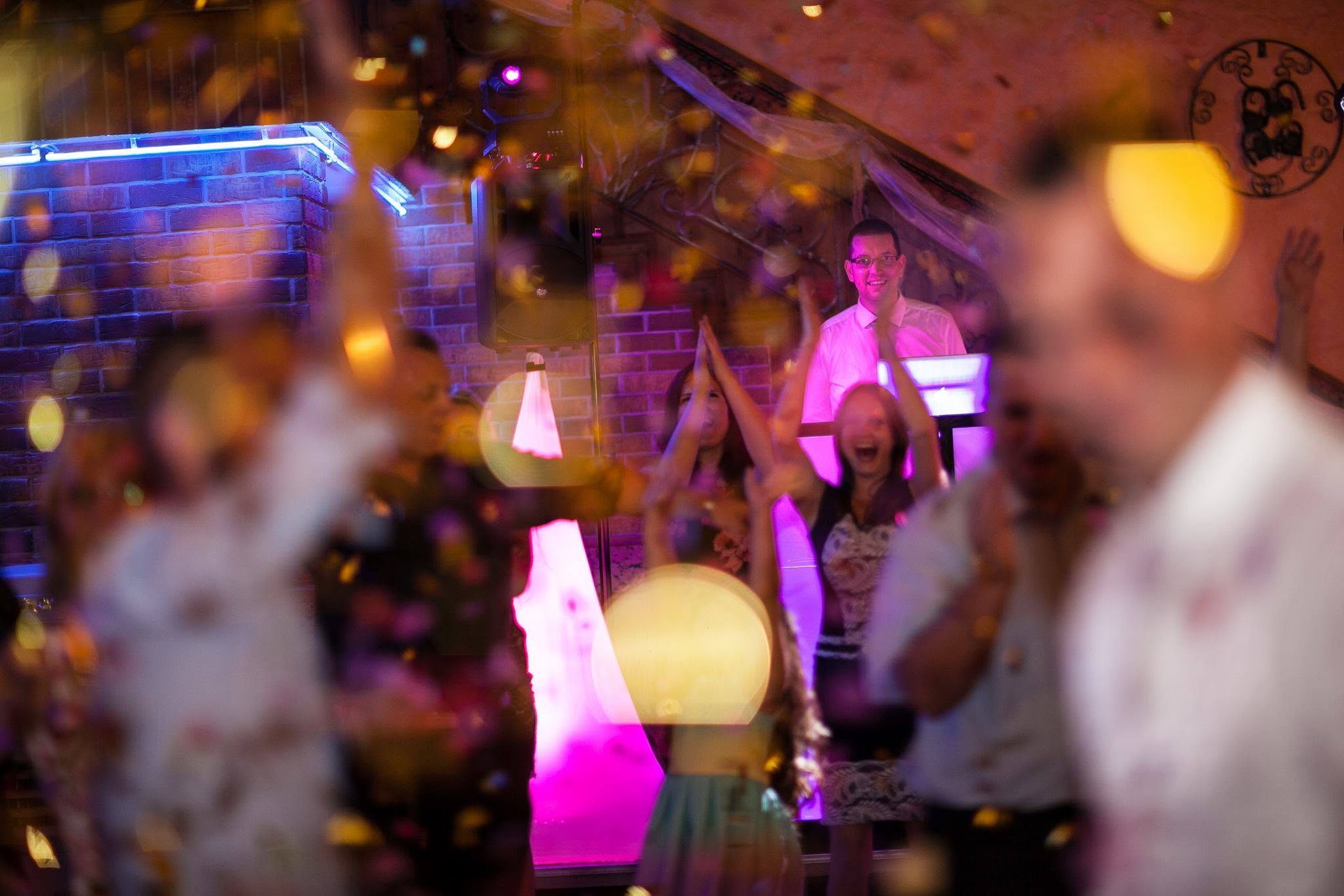 Prémium rendezvénytechnika és esküvő dj szett működés közben